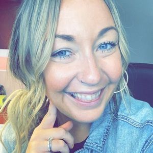 Meet your Posher, Alexandra